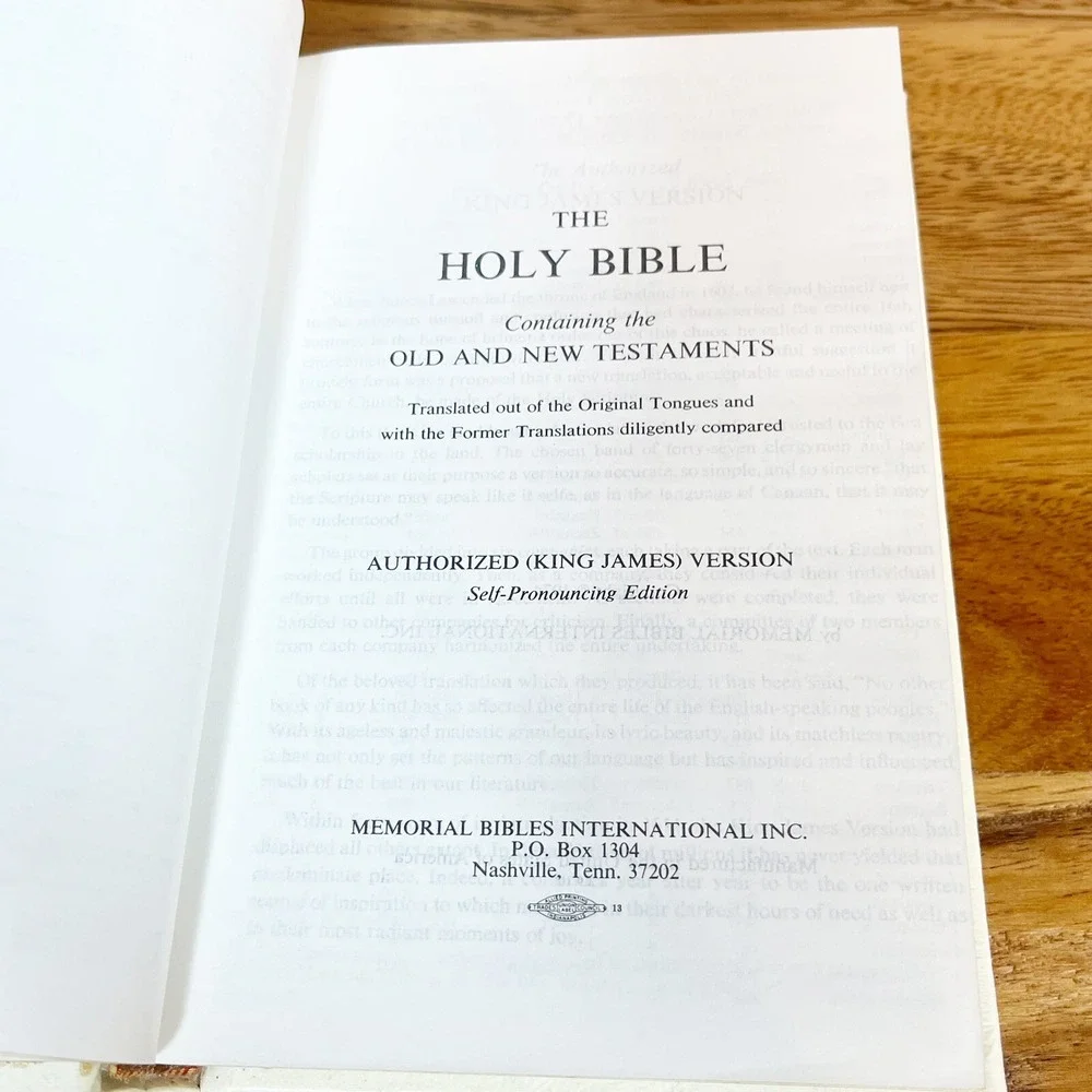 Vintage 1976 United Auto Memorial Holy Bible in Cedar Box KJV King James Version